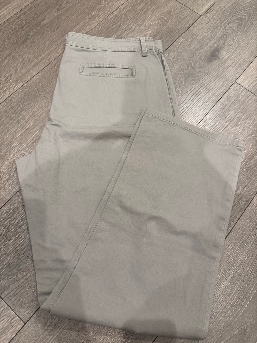 Gloria Vanderbilt Women’s Khaki Beige Chino Pants Size 16 Stretch Straight Leg